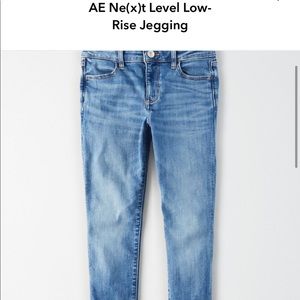 American Eagle Next Level Low Rise Jegging Size 10